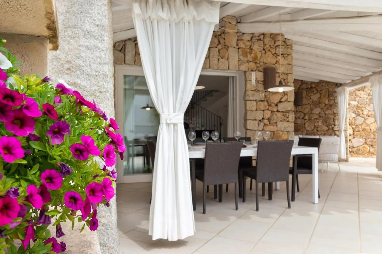 Villa Ginestra Con Piscina E Giardino Privato A 500 Mt Dal Mare Castiadas Italien